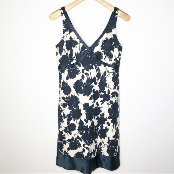 J. Crew Dresses & Skirts - J Crew Linen Summer dress with silk Trim J. Crew Dresses & Skirts - J Crew Linen Summer dress with silk Trim